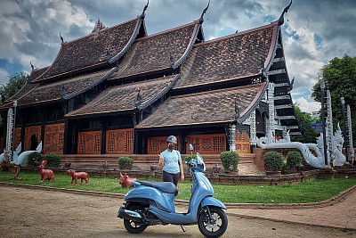Chiang Mai city scooter tour